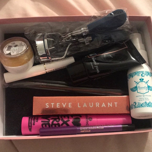 Other - NWT Beauty Bundle!